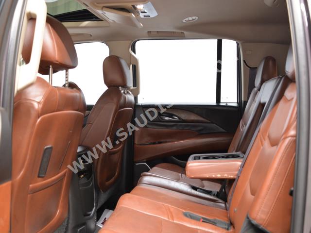 2015 كاديلاك اسكاليد