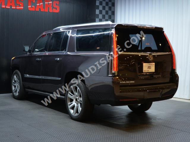 2015 كاديلاك اسكاليد