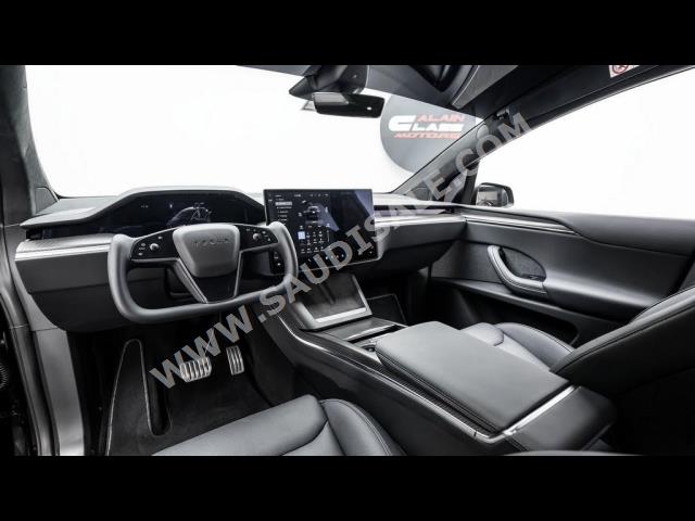 2023 تيسلا موديل اكس بليد