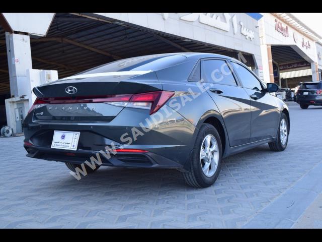 2021 هيونداي النترا