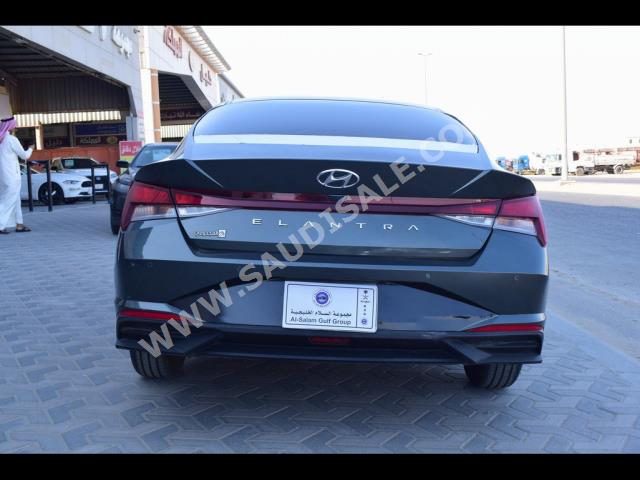 2021 هيونداي النترا