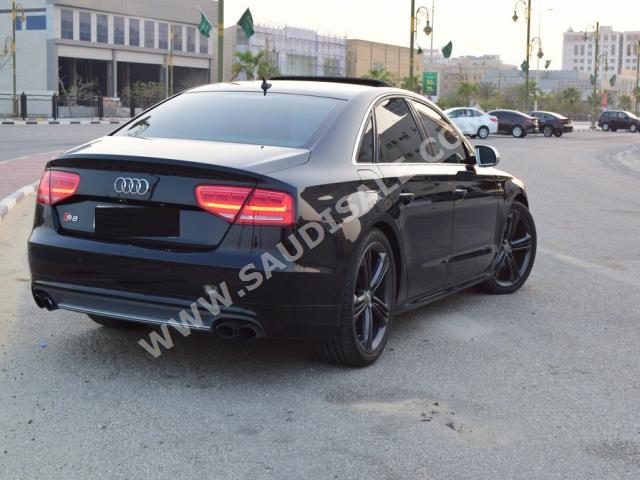 2010 Audi S8