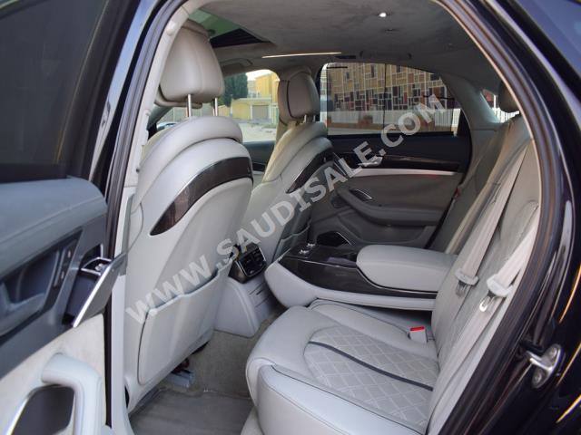2010 Audi S8