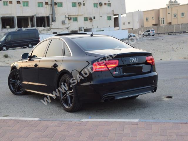 2010 Audi S8