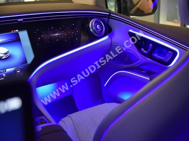 2022 مرسيدس - بنز إي كيو إس 580