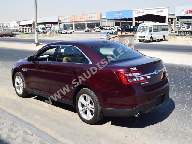 2019 Ford Taurus SEL