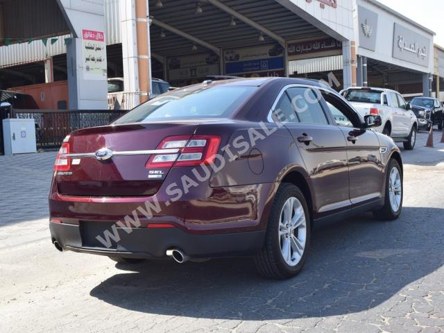 2019 Ford Taurus SEL