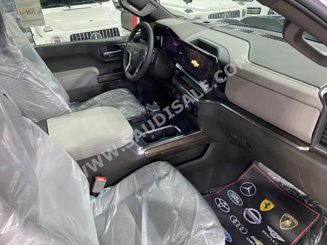 2023 شفروليه سلفرادو زد 71