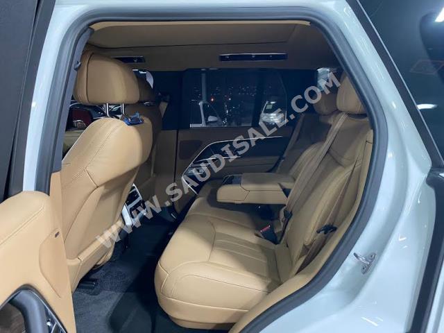 2023 لاند روفر رينج روفر فوج