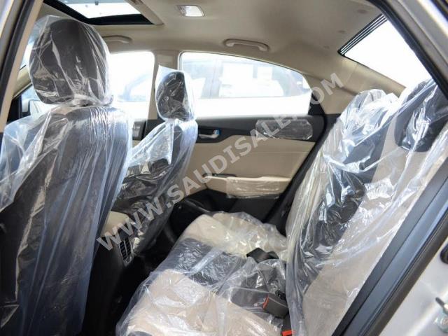 2021 هيونداي اكسنت