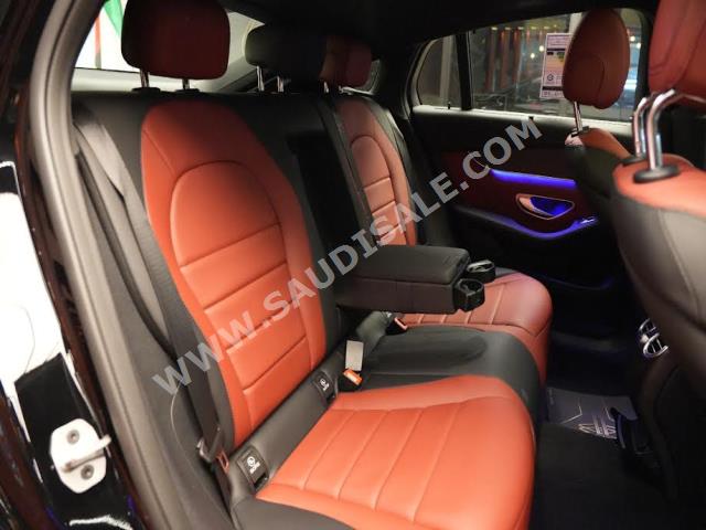 2023 مرسيدس - بنز جي إل سي 200