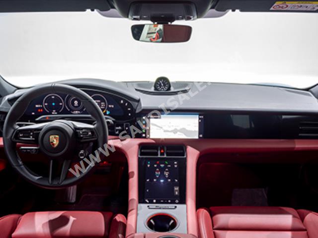 2023 بورش تايكان جي تي اس