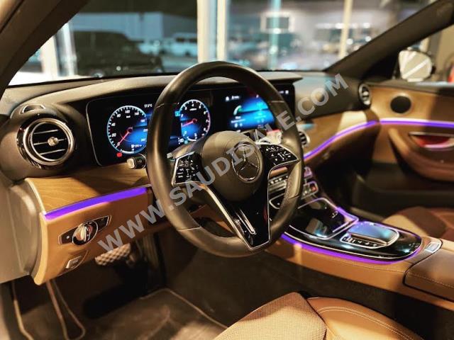 2022 مرسيدس - بنز إي 200