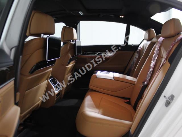 2022 بي ام دبليو الفئة السابعة 740 إل أي