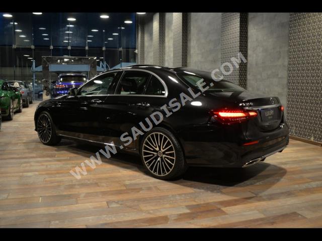 2021 مرسيدس - بنز إي 300