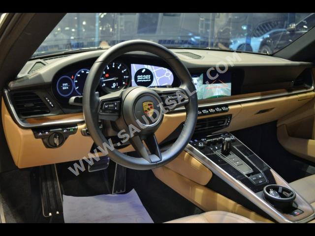 2021 بورش 911 كاريرا
