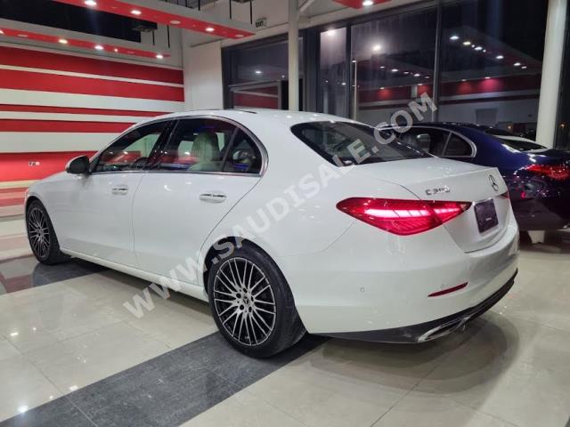 2022 مرسيدس - بنز سي 300