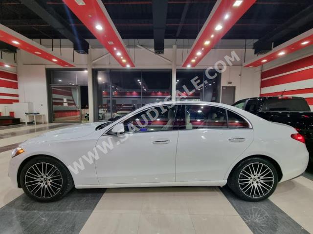 2022 مرسيدس - بنز سي 300