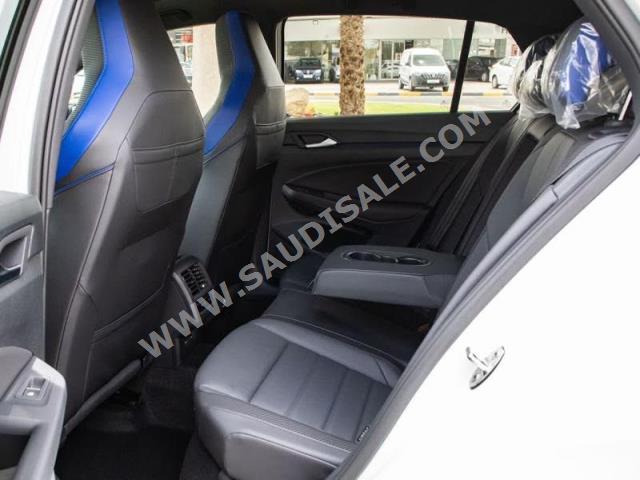 2023 فولكس واجن غولف