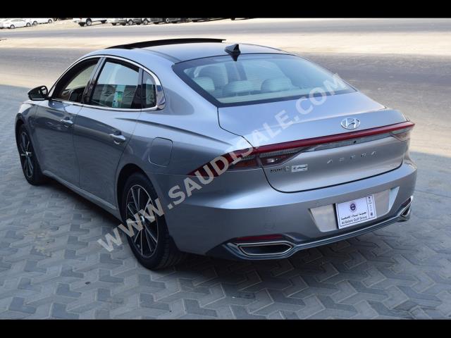 2022 هيونداي ازيرا