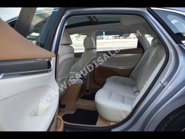 2022 هيونداي ازيرا