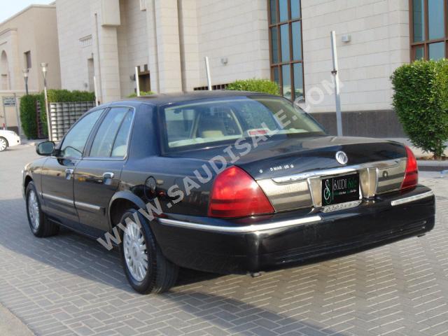 2007 فورد كراون فكتوريا