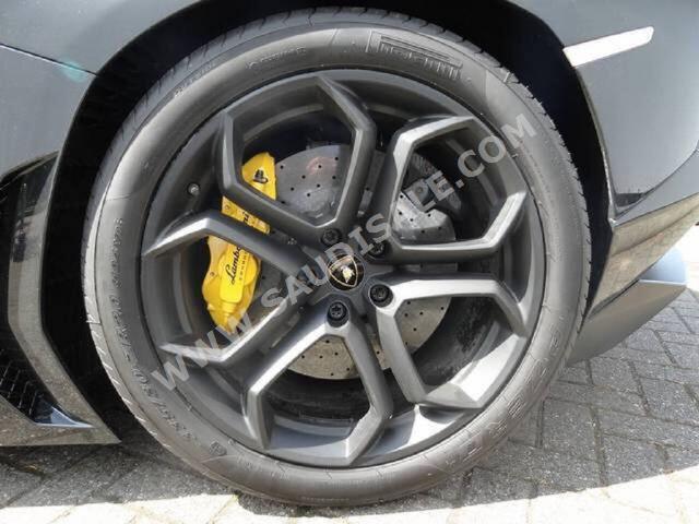 2015 Lamborghini Aventador SV