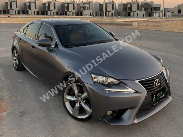 2014 لكزس إي إس 350