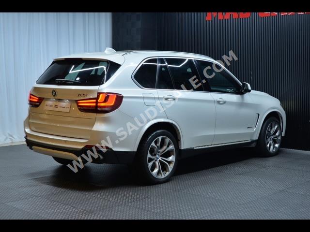 2015 بي ام دبليو الفئة اكس 5