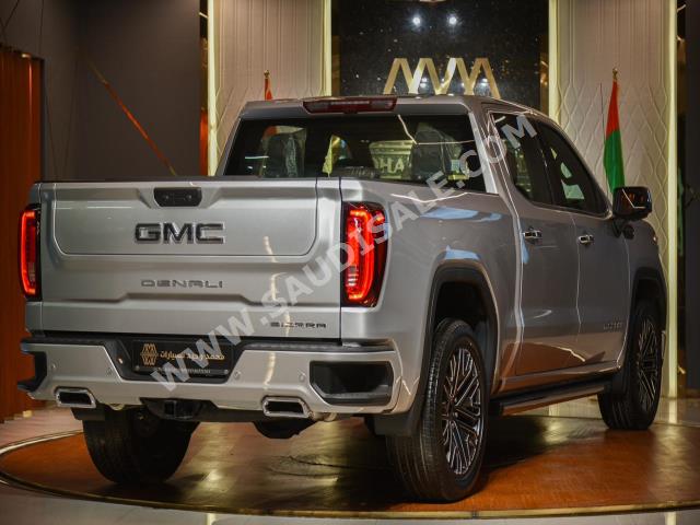 2022 جي ام سي سييرا دينالي