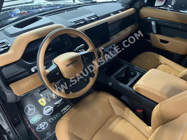 2023 لاند روفر ديفيندر إصدار كارباثيان