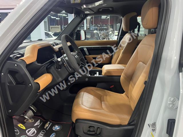 2023 لاند روفر ديفيندر