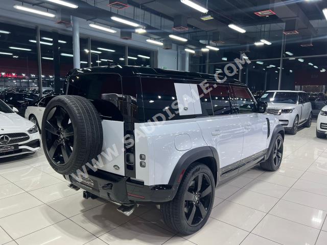 2023 لاند روفر ديفيندر