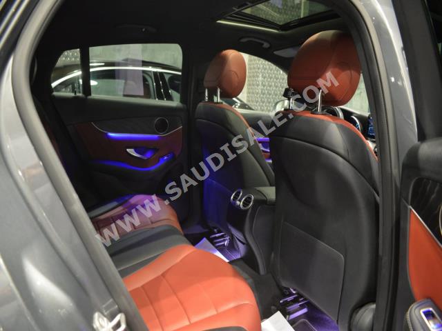 2020 مرسيدس - بنز جي إل سي 300