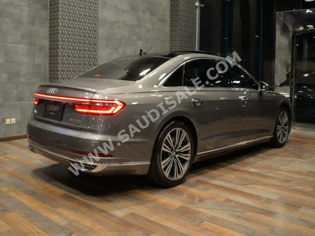 2019 اودي اي 8 ال 50 تي اف اس اي