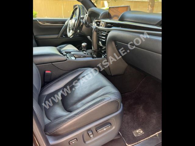 2020 لكزس إل إكس 570 اس