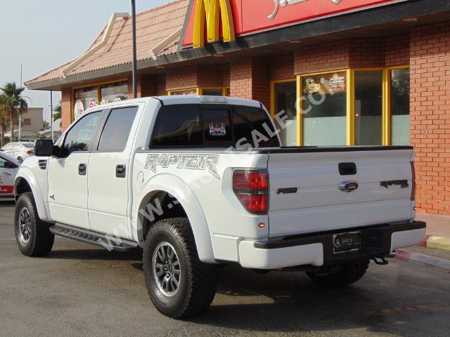 2011 فورد اف 150 رابتور
