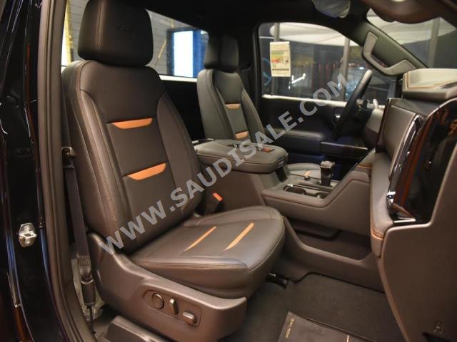 2022 جي ام سي سييرا اي تي 4