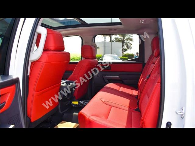 2023 تويوتا تندرا تي ار دي برو