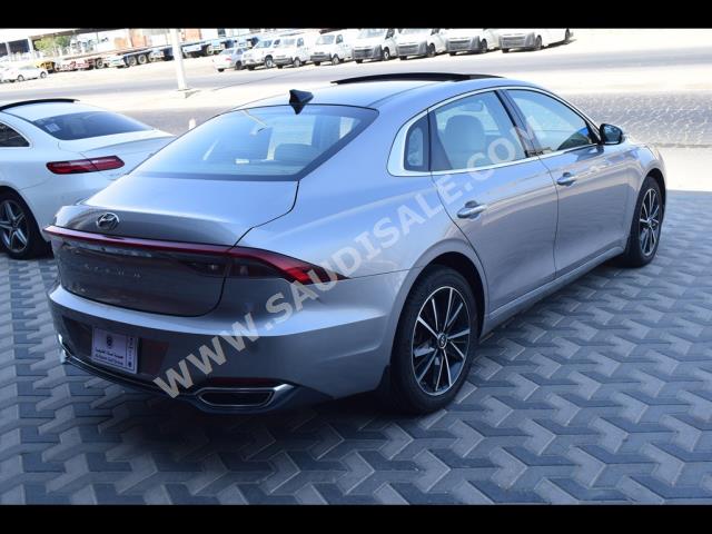 2022 Hyundai Azera