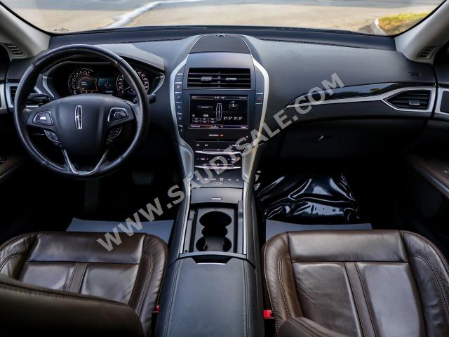 2014 لنكولن ام كي زد