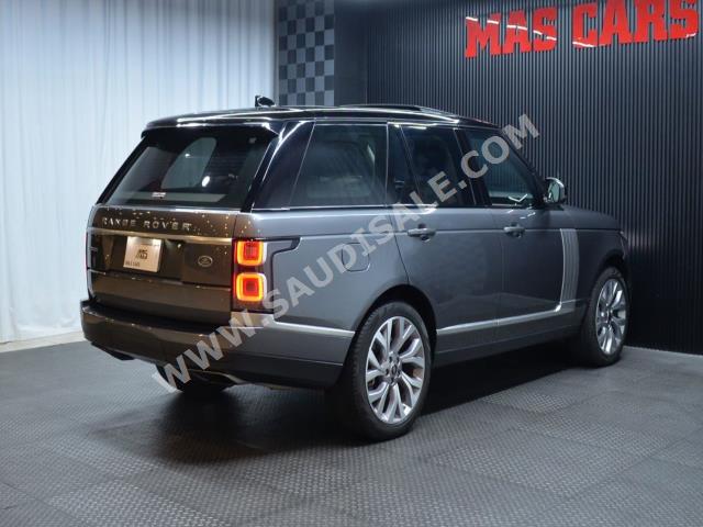 2018 لاند روفر رينج روفر فوج