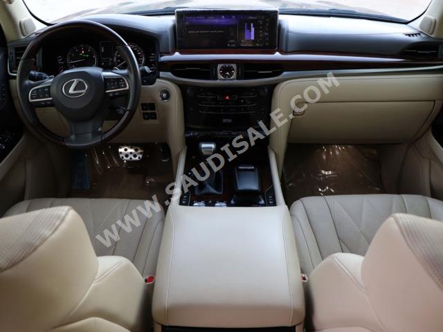 2019 Lexus LX 570  BlackEdition