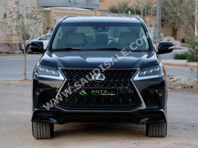 2019 Lexus LX 570  BlackEdition