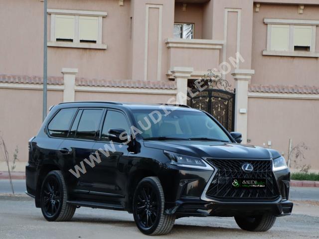 2019 Lexus LX 570  BlackEdition