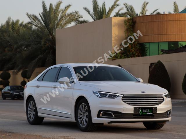 2021 Ford Taurus