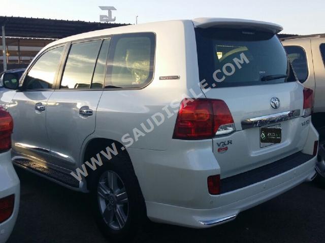 2014 Toyota Land Cruiser VXR