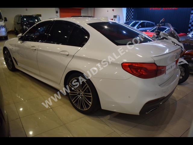 2019 BMW 5 Series 530i