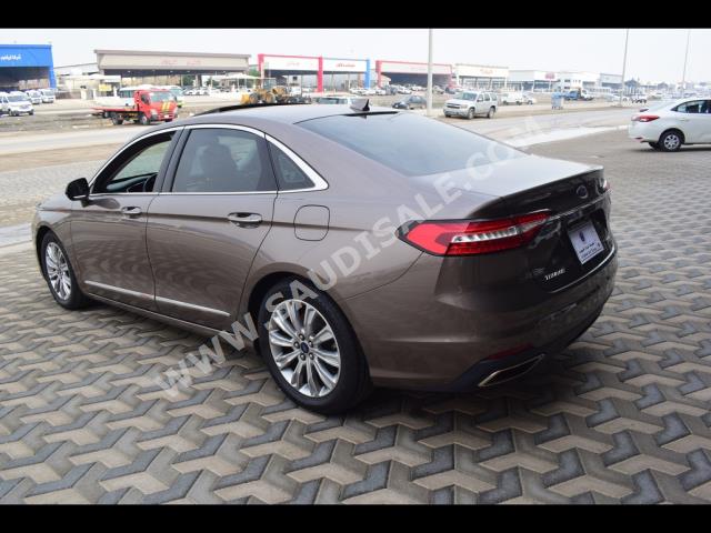 2021 فورد توروس