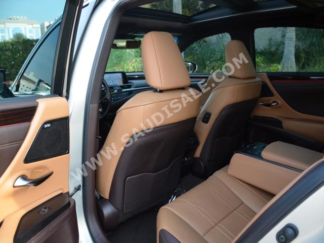 2021 Lexus ES 350 DD